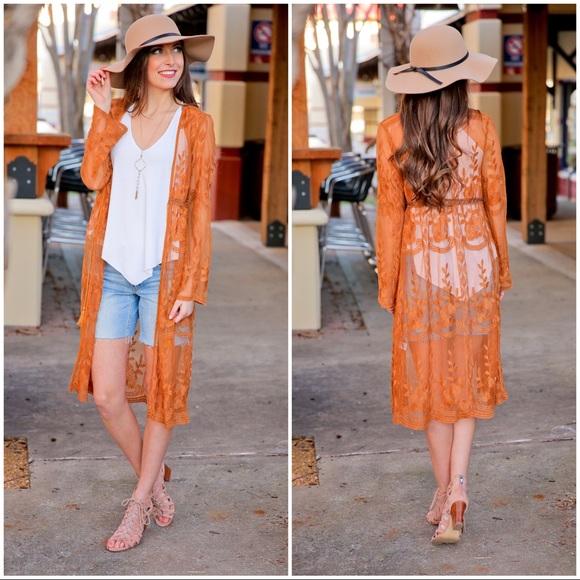 ✨LAST ONE✨Copper Lace Kimono - Picture 3 of 3